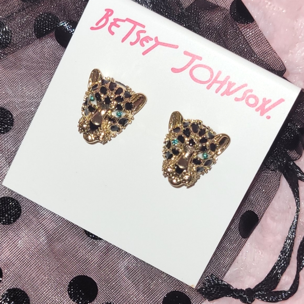 Last pair! Betsey Johnson leopard face stud earrings. - Picture 3 of 14